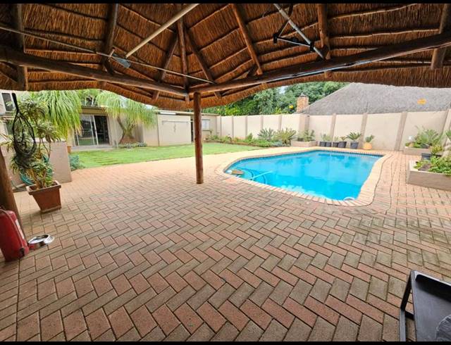 4 BEDROOM HOUSE FOR SALE IN SINOVILLE